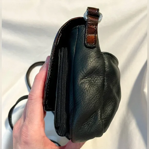 *VINTAGE* Brighton Crossbody Purse/Bag - Patent Leather Croc- Brown/Black - Picture 4 of 15